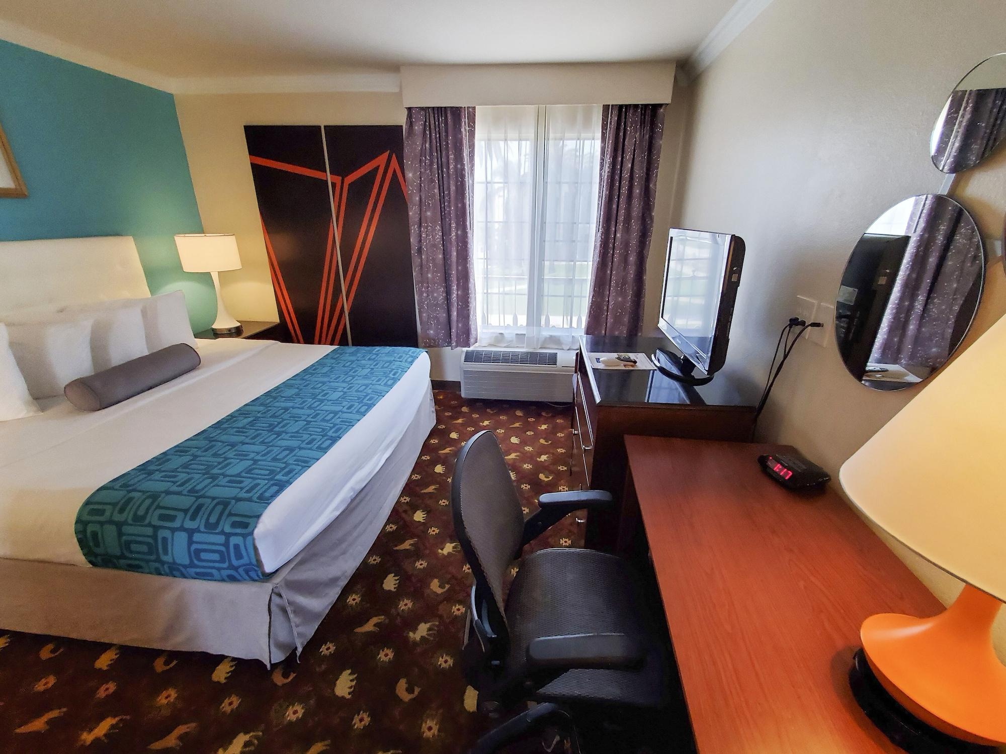 Howard Johnson By Wyndham Pasadena Exteriér fotografie