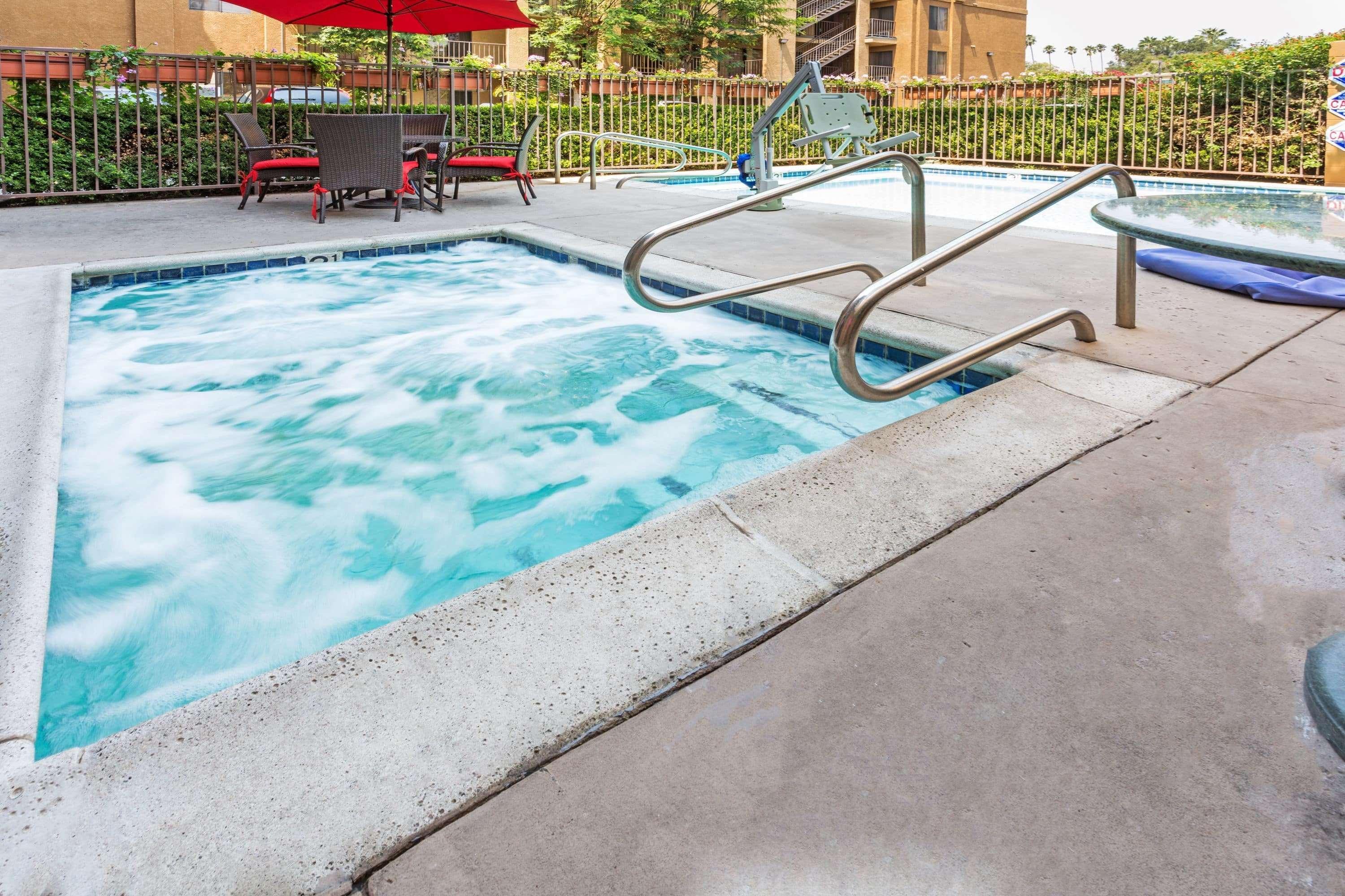 Howard Johnson By Wyndham Pasadena Exteriér fotografie